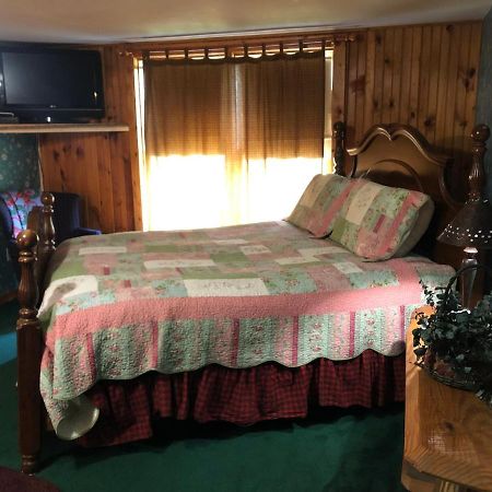 Smokies Bed And Breakfast - Evergreen Cottage Inn Pigeon Forge Eksteriør billede