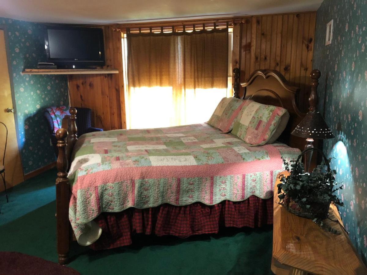 Smokies Bed And Breakfast - Evergreen Cottage Inn Pigeon Forge Eksteriør billede