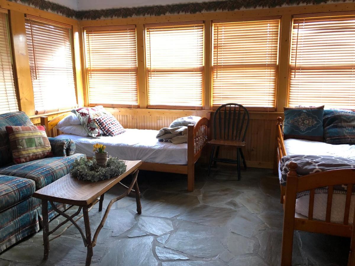 Smokies Bed And Breakfast - Evergreen Cottage Inn Pigeon Forge Eksteriør billede