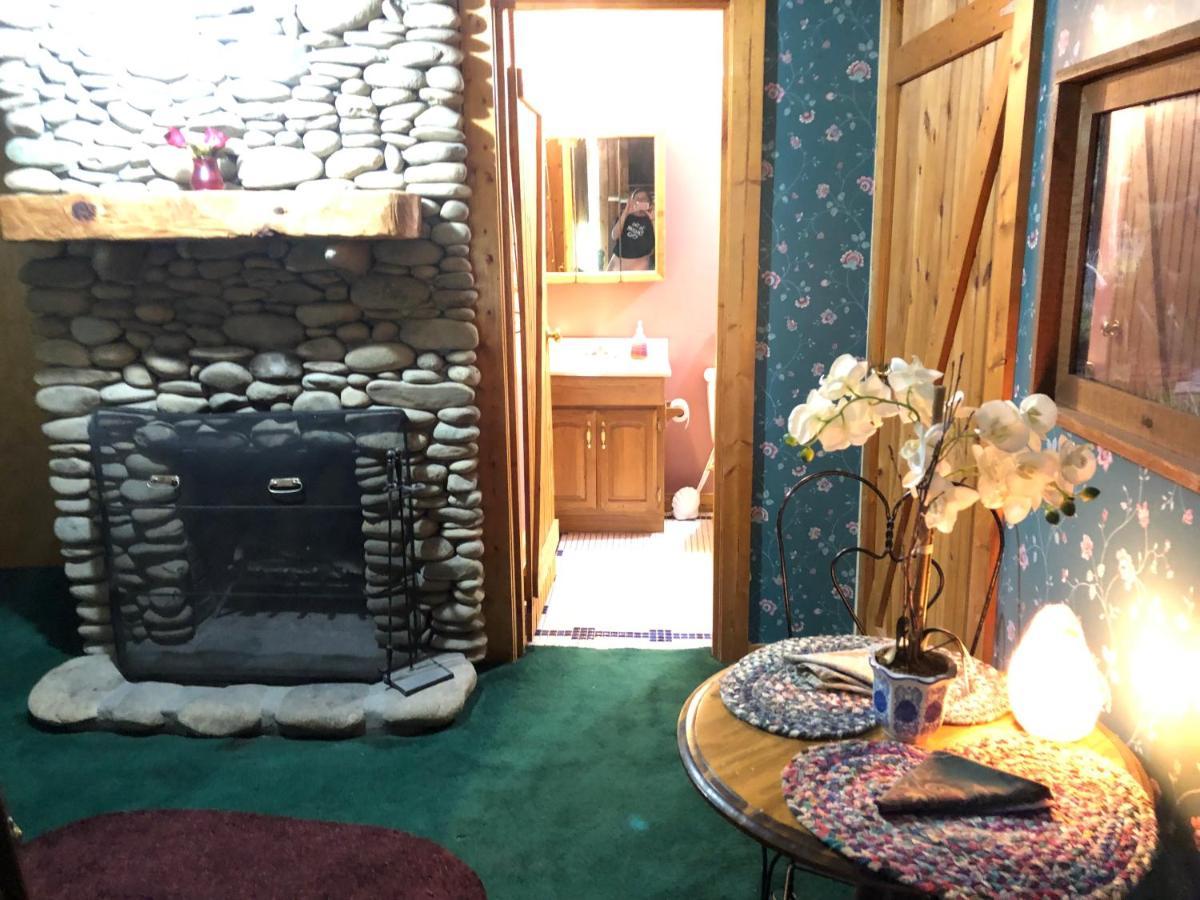 Smokies Bed And Breakfast - Evergreen Cottage Inn Pigeon Forge Eksteriør billede