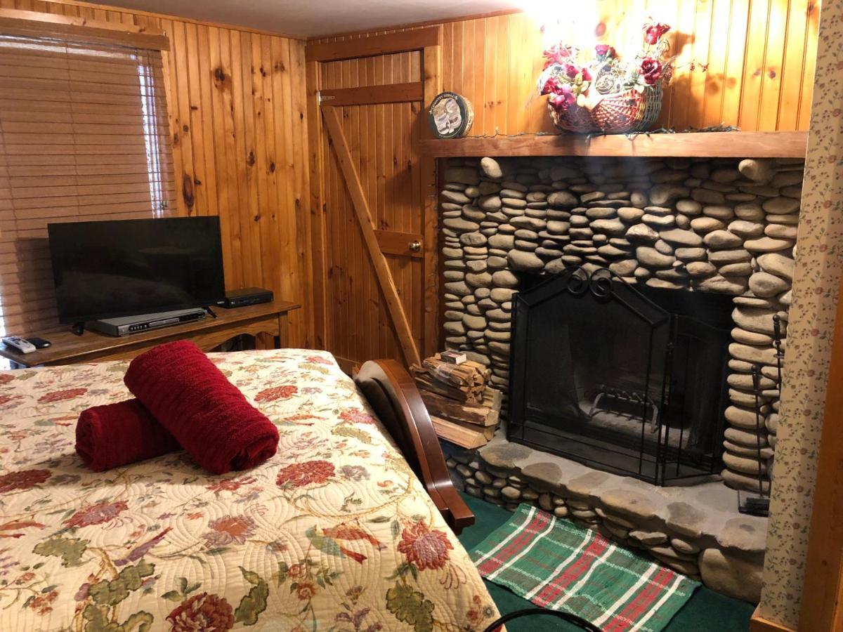 Smokies Bed And Breakfast - Evergreen Cottage Inn Pigeon Forge Eksteriør billede